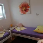 Kuca Za Odmor Ana Hébergement de vacances Ražanac