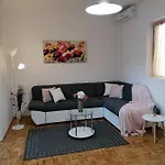 Kuca Za Odmor Ana Hébergement de vacances *